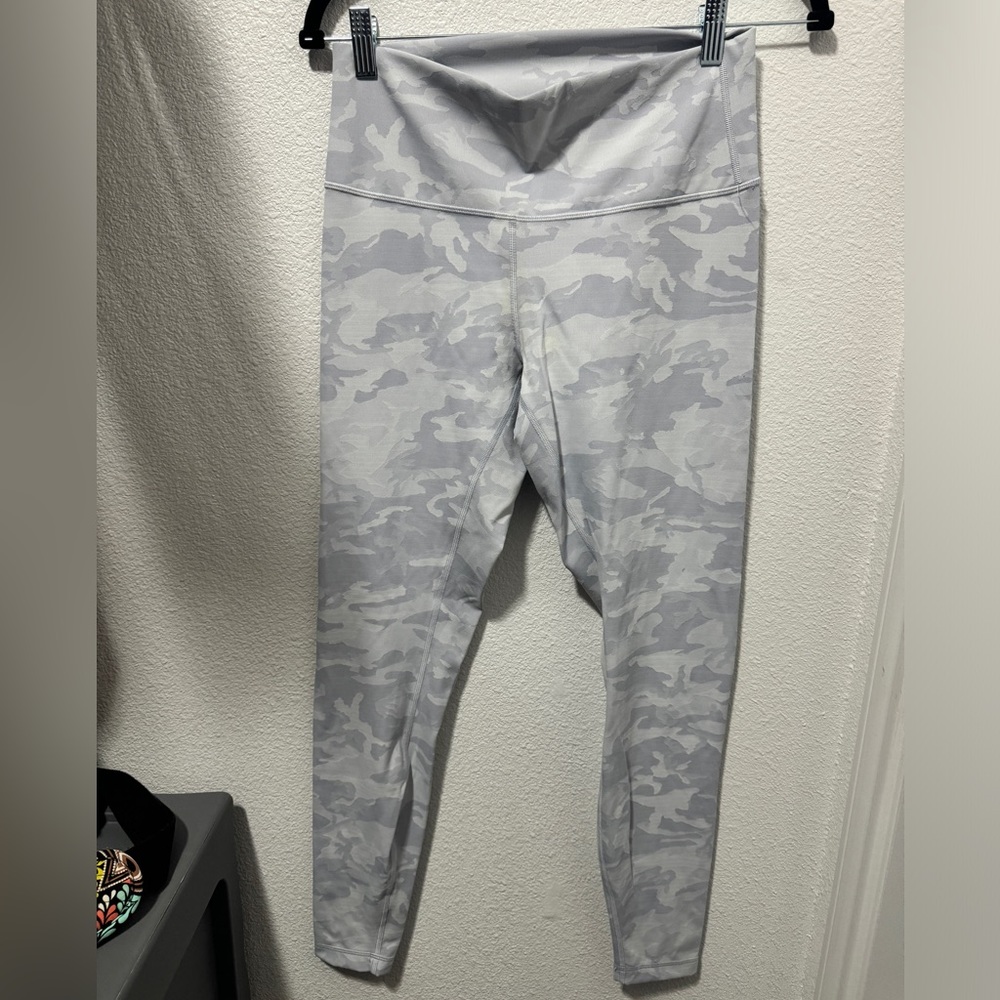 Wunder Under Lululemon White Camo leggings